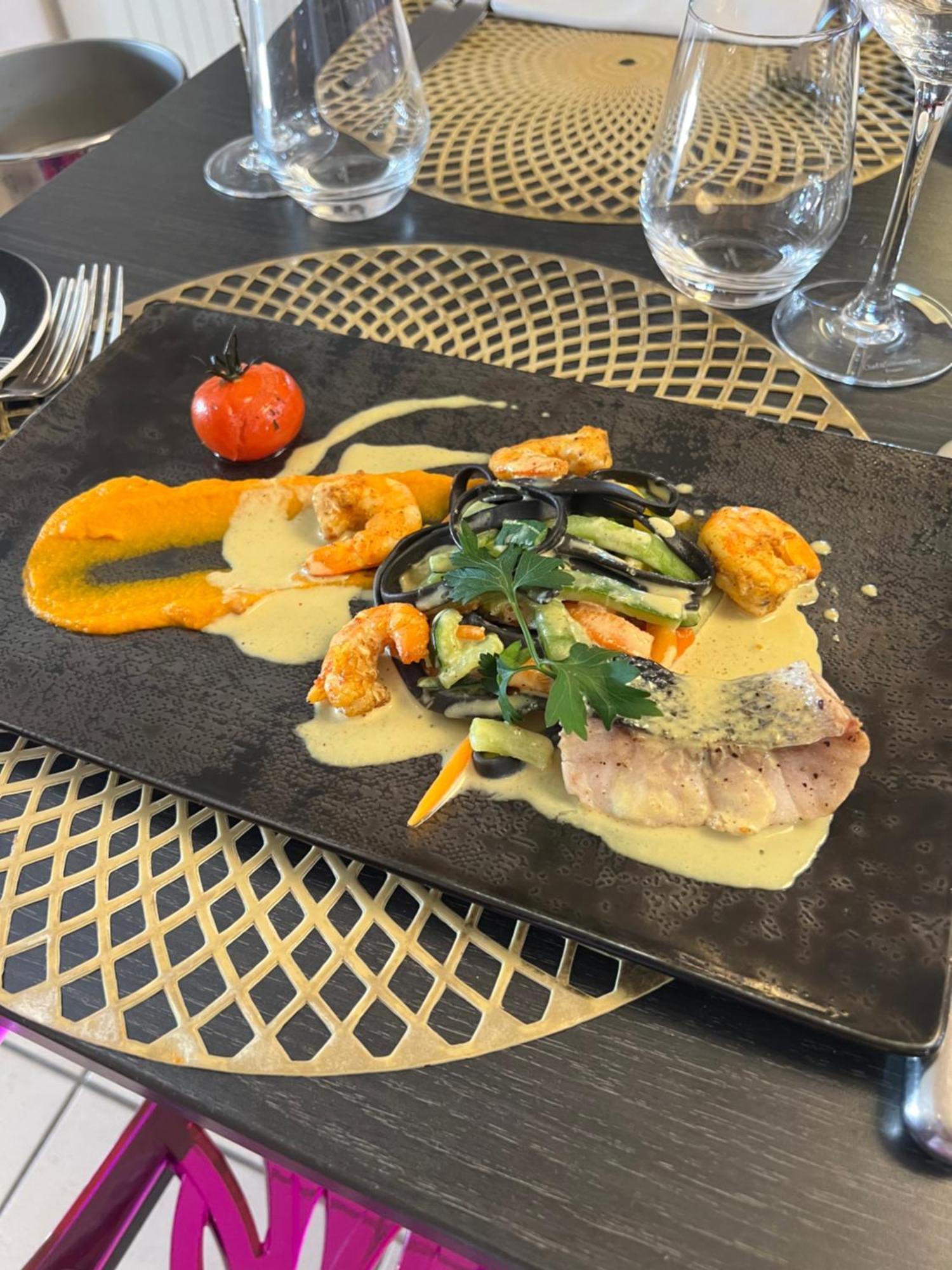 La Glycine Hotel, Spa Et Bien-Etre Bénouville Εξωτερικό φωτογραφία