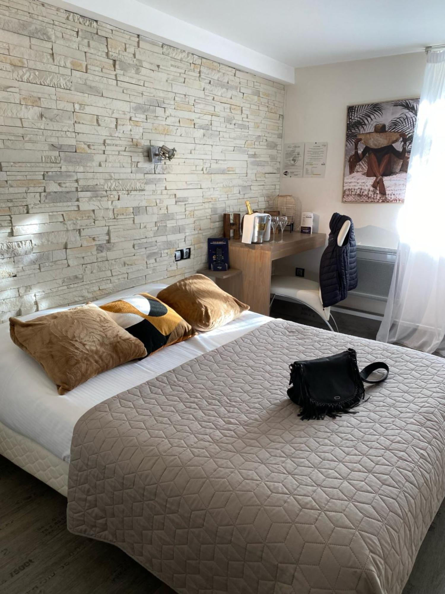 La Glycine Hotel, Spa Et Bien-Etre Bénouville Εξωτερικό φωτογραφία