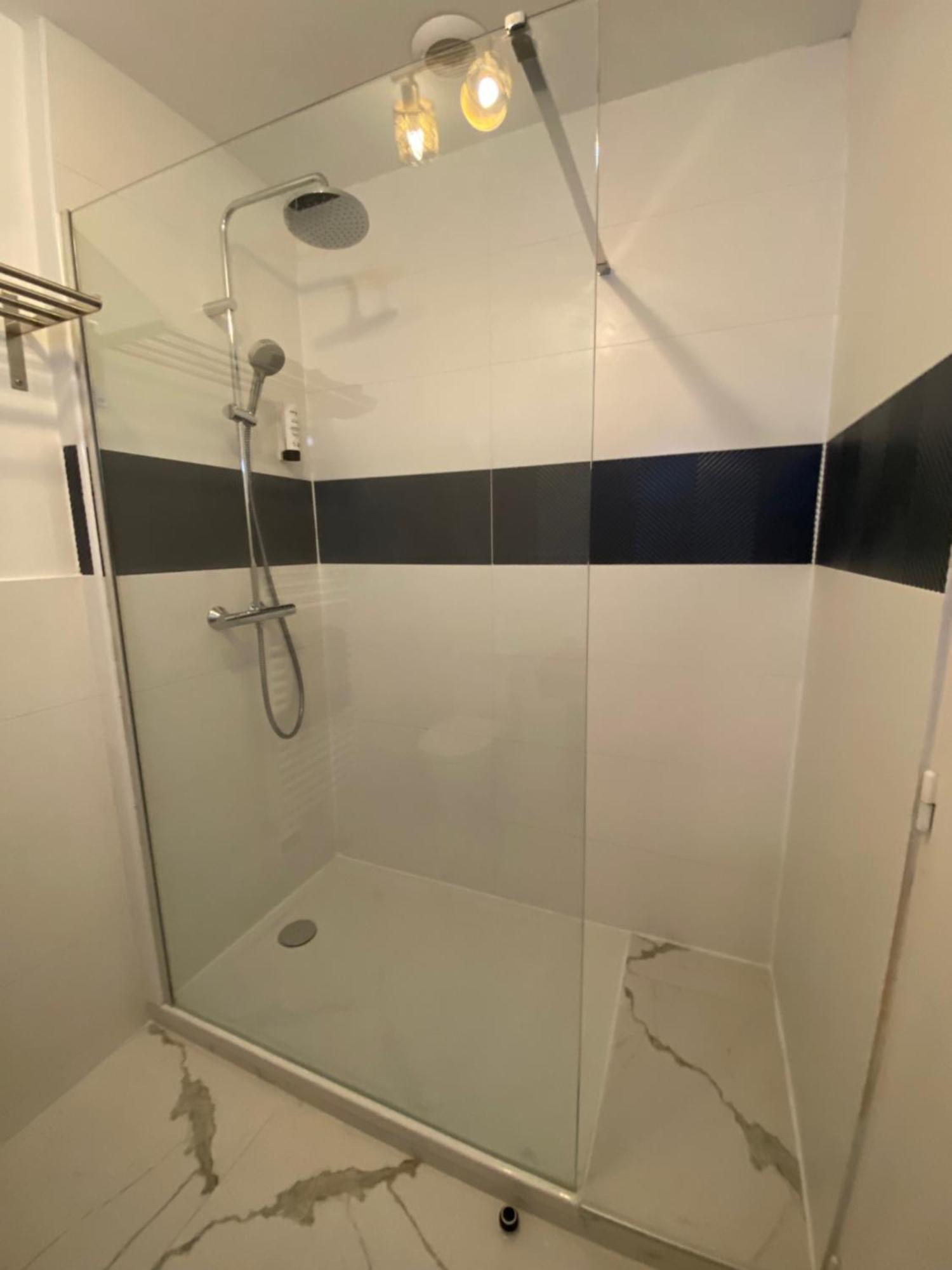 La Glycine Hotel, Spa Et Bien-Etre Bénouville Εξωτερικό φωτογραφία