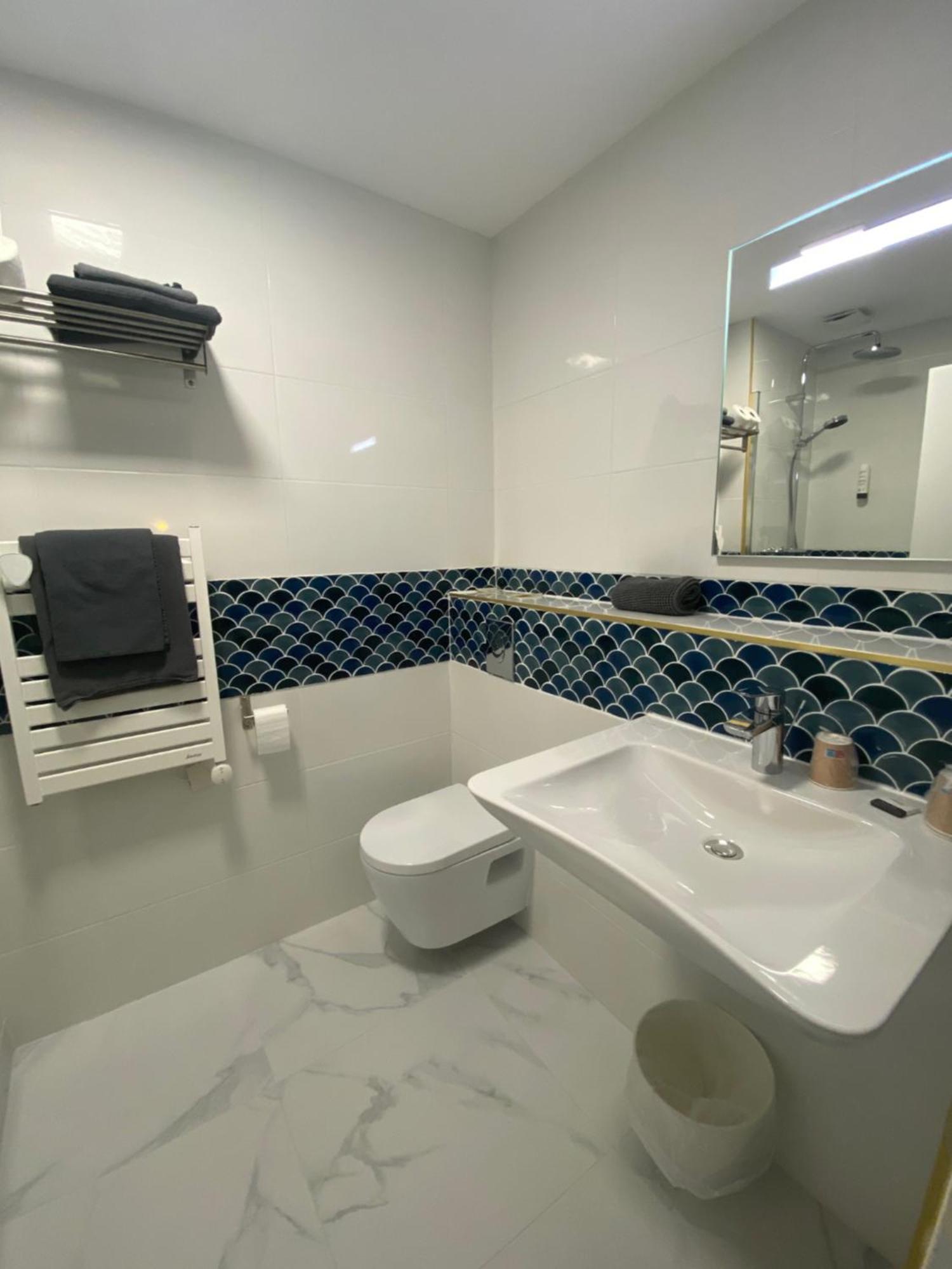La Glycine Hotel, Spa Et Bien-Etre Bénouville Εξωτερικό φωτογραφία